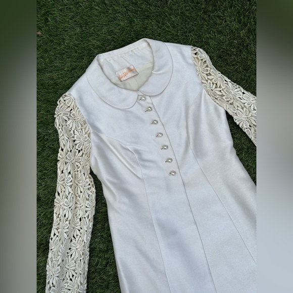 Saks Fifth Avenue Jackets & Blazers - Vintage 1960s Saks Fifth Avenue Cream Daisy Long Sleeve Bridal Coat